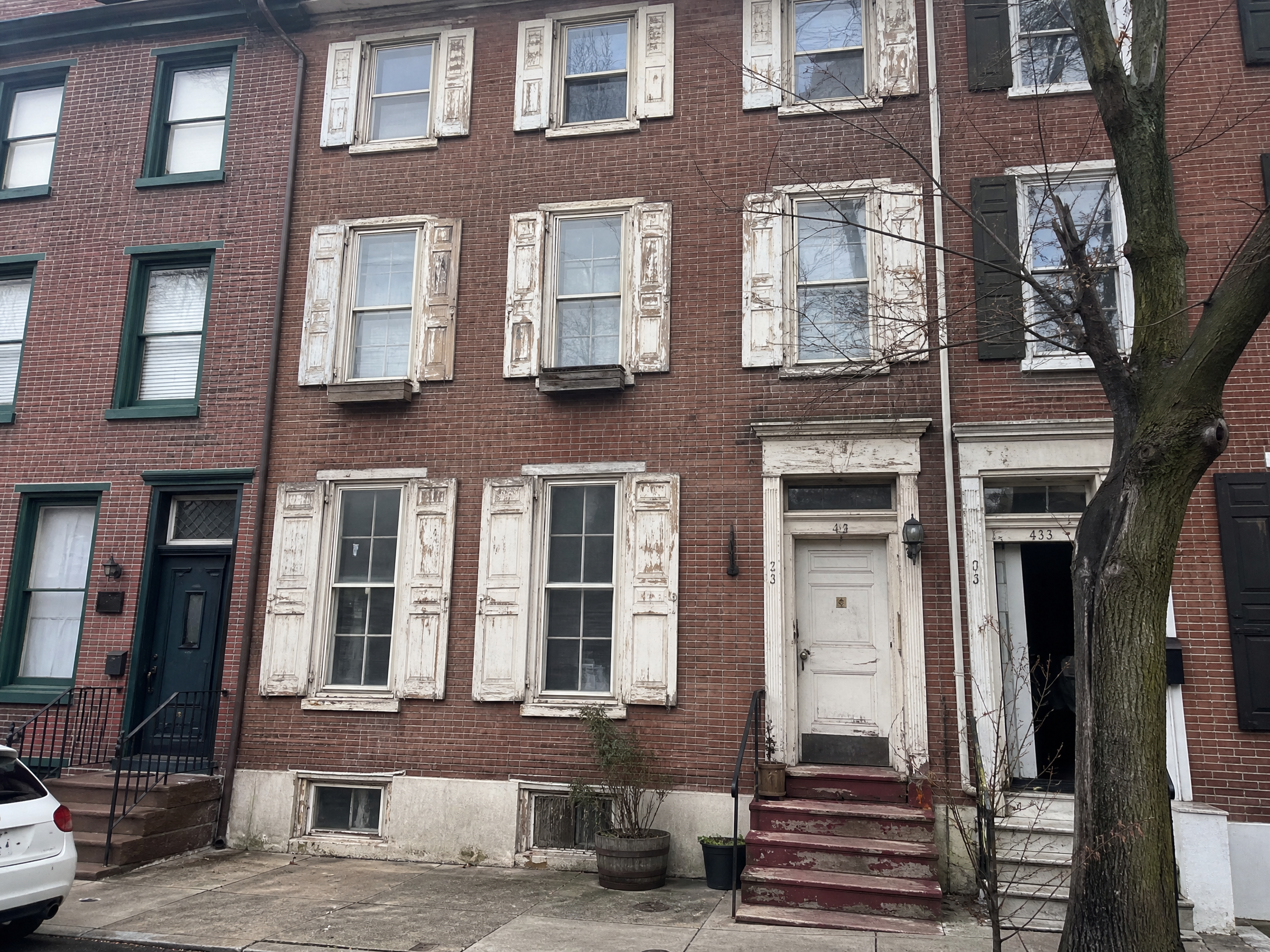 Philadelphia home exterior before painting